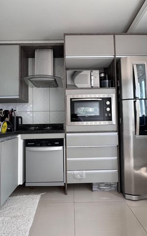 Casa à venda com 262m², 4 quartos e 3 vagas Casa à venda com 262m², 4 quartos e 3 vagasCozinha