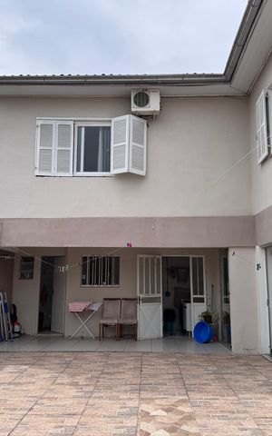 Casa à venda com 262m², 4 quartos e 3 vagas Casa à venda com 262m², 4 quartos e 3 vagasÁrea comum