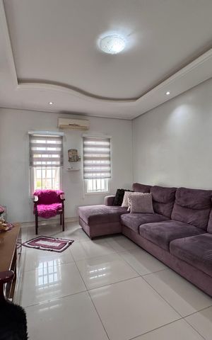 Casa à venda com 262m², 4 quartos e 3 vagas Casa à venda com 262m², 4 quartos e 3 vagassala