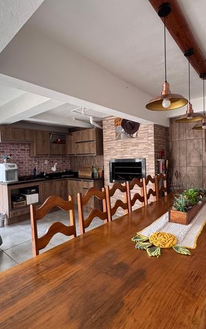Casa à venda com 262m², 4 quartos e 3 vagas Casa à venda com 262m², 4 quartos e 3 vagasSalão de Festas