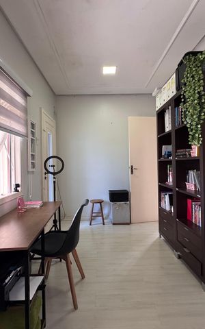 Casa à venda com 262m², 4 quartos e 3 vagas Casa à venda com 262m², 4 quartos e 3 vagasquarto 1