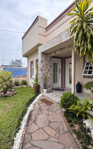 Casa à venda com 262m², 4 quartos e 3 vagas Casa à venda com 262m², 4 quartos e 3 vagasÁrea comum