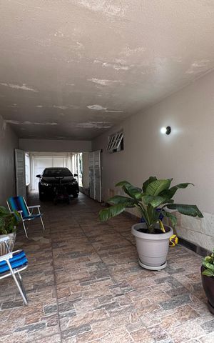 Casa à venda com 262m², 4 quartos e 3 vagas Casa à venda com 262m², 4 quartos e 3 vagasÁrea comum