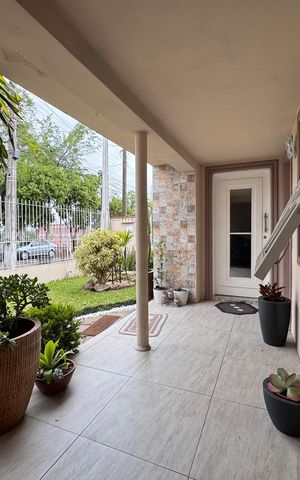 Casa à venda com 262m², 4 quartos e 3 vagas Casa à venda com 262m², 4 quartos e 3 vagasSalão de Festas