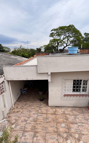 Casa à venda com 262m², 4 quartos e 3 vagas Casa à venda com 262m², 4 quartos e 3 vagasÁrea comum