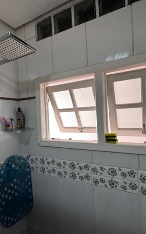 Casa à venda com 262m², 4 quartos e 3 vagas Casa à venda com 262m², 4 quartos e 3 vagasbanheiro