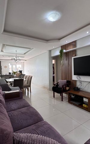 Casa à venda com 262m², 4 quartos e 3 vagas Casa à venda com 262m², 4 quartos e 3 vagassala