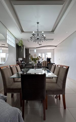 Casa à venda com 262m², 4 quartos e 3 vagas Casa à venda com 262m², 4 quartos e 3 vagasCozinha