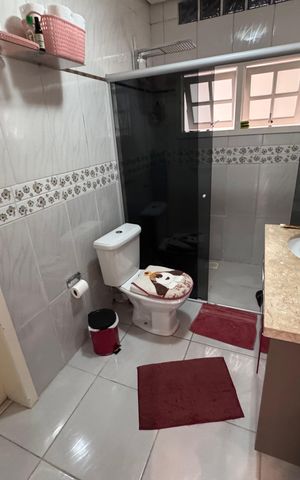 Casa à venda com 262m², 4 quartos e 3 vagas Casa à venda com 262m², 4 quartos e 3 vagasbanheiro