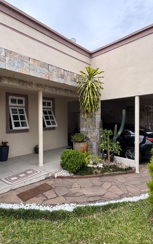 Casa à venda com 262m², 4 quartos e 3 vagas Casa à venda com 262m², 4 quartos e 3 vagasÁrea comum