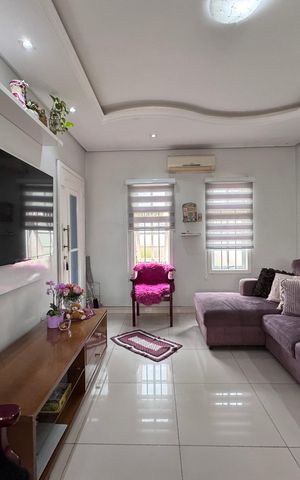 Casa à venda com 262m², 4 quartos e 3 vagas Casa à venda com 262m², 4 quartos e 3 vagassala