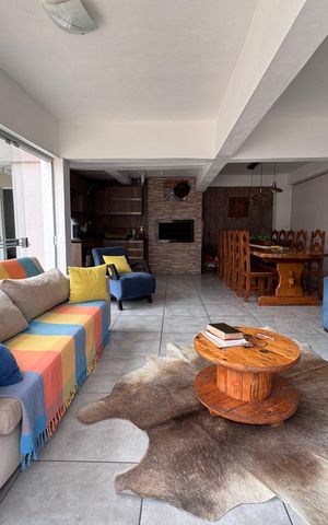 Casa à venda com 262m², 4 quartos e 3 vagas Casa à venda com 262m², 4 quartos e 3 vagasSalão de Festas