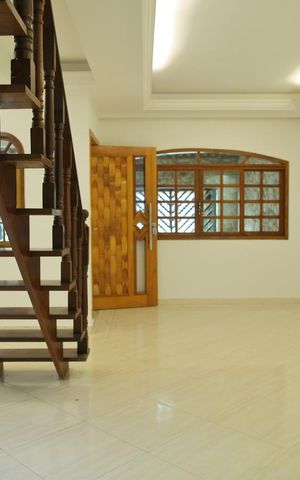 Casa à venda com 201m², 3 quartos e 3 vagasSala