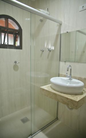 Casa à venda com 201m², 3 quartos e 3 vagasSuíte 2  - Banheiro 