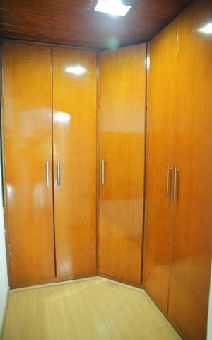 Casa à venda com 201m², 3 quartos e 3 vagasSuíte 1 - Varanda - Closet 