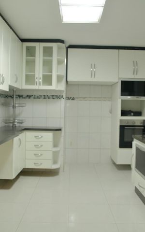 Casa à venda com 201m², 3 quartos e 3 vagasCozinha 