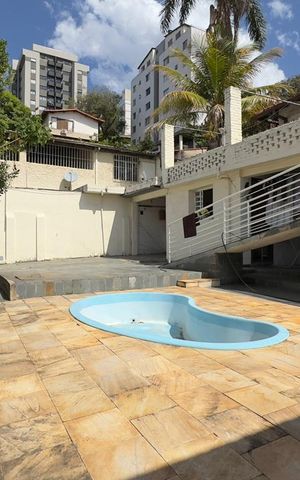 Casa à venda com 450m², 5 quartos e 3 vagas
