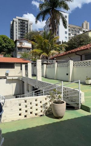Casa à venda com 450m², 5 quartos e 3 vagas