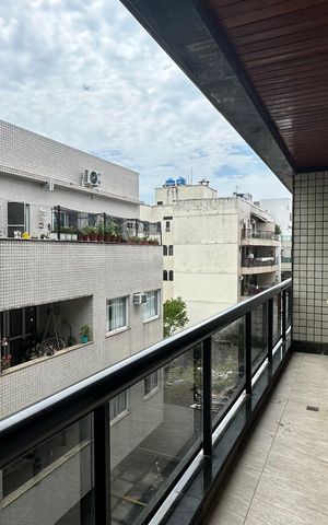 Apartamento à venda com 90m², 3 quartos e 2 vagas Apartamento à venda com 90m², 3 quartos e 2 vagasVaranda