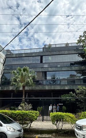 Apartamento à venda com 90m², 3 quartos e 2 vagas Apartamento à venda com 90m², 3 quartos e 2 vagasFachada