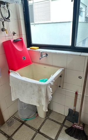 Apartamento à venda com 90m², 3 quartos e 2 vagas Apartamento à venda com 90m², 3 quartos e 2 vagasÁrea de Serviço