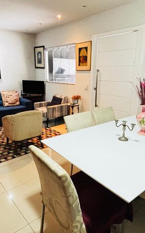 Casa de condomínio para alugar com 196m², 5 quartos e 8 vagas Casa de condomínio para alugar com 196m², 5 quartos e 8 vagasSala
