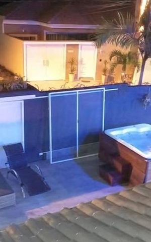 Casa de condomínio para alugar com 196m², 5 quartos e 8 vagas Casa de condomínio para alugar com 196m², 5 quartos e 8 vagasQuintal