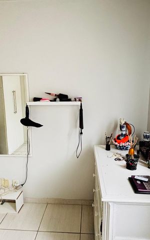 Casa de condomínio para alugar com 196m², 5 quartos e 8 vagas Casa de condomínio para alugar com 196m², 5 quartos e 8 vagasQuarto 4