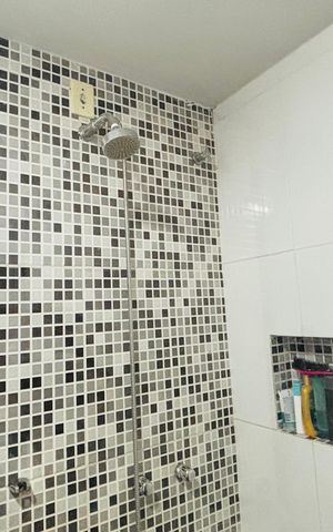 Casa de condomínio para alugar com 196m², 5 quartos e 8 vagas Casa de condomínio para alugar com 196m², 5 quartos e 8 vagasBanheiro Social