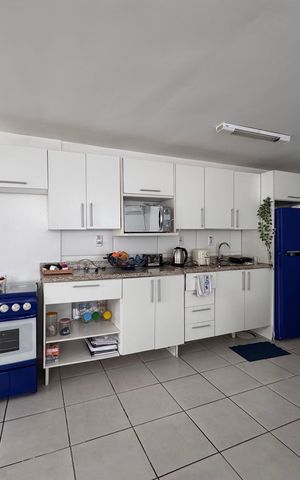 Casa para alugar com 150m², 2 quartos e 2 vagas Casa para alugar com 150m², 2 quartos e 2 vagasCozinha
