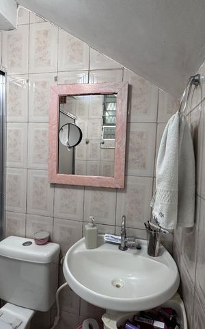 Casa para alugar com 150m², 2 quartos e 2 vagas Casa para alugar com 150m², 2 quartos e 2 vagasBanheiro