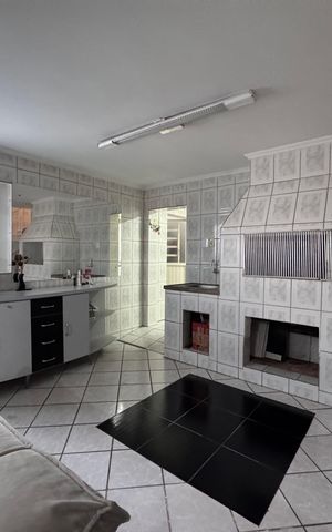 Casa para alugar com 150m², 2 quartos e 2 vagas Casa para alugar com 150m², 2 quartos e 2 vagasSala