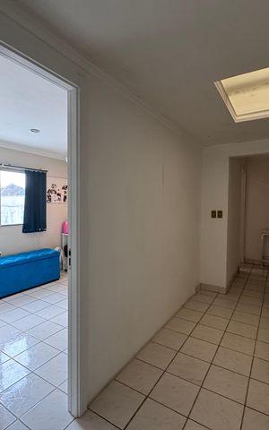 Casa para alugar com 150m², 2 quartos e 2 vagas Casa para alugar com 150m², 2 quartos e 2 vagasCorredor
