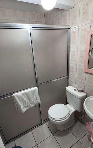 Casa para alugar com 150m², 2 quartos e 2 vagas Casa para alugar com 150m², 2 quartos e 2 vagasBanheiro