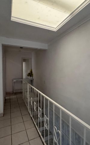 Casa para alugar com 150m², 2 quartos e 2 vagas Casa para alugar com 150m², 2 quartos e 2 vagasCorredor
