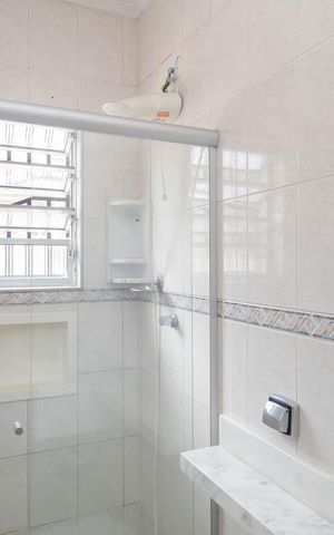 Casa à venda com 93m², 2 quartos e 2 vagasBanheiro