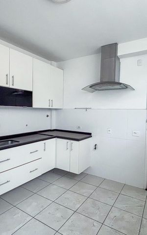 Apartamento para alugar com 121m², 4 quartos e 1 vaga