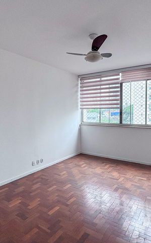 Apartamento para alugar com 121m², 4 quartos e 1 vaga