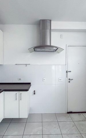 Apartamento para alugar com 121m², 4 quartos e 1 vaga