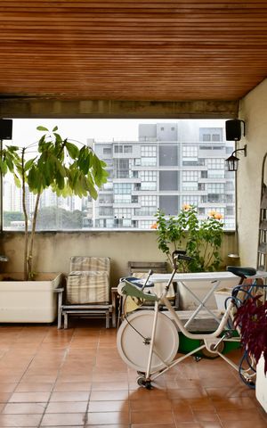 Apartamento à venda com 207m², 4 quartos e 4 vagas Apartamento à venda com 207m², 4 quartos e 4 vagasCobertura varanda