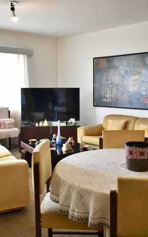 Apartamento à venda com 207m², 4 quartos e 4 vagas Apartamento à venda com 207m², 4 quartos e 4 vagasSala
