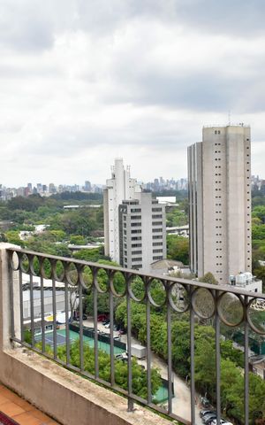 Apartamento à venda com 207m², 4 quartos e 4 vagas Apartamento à venda com 207m², 4 quartos e 4 vagasCobertura varanda