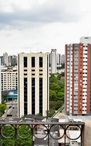Apartamento à venda com 207m², 4 quartos e 4 vagas Apartamento à venda com 207m², 4 quartos e 4 vagasSacada