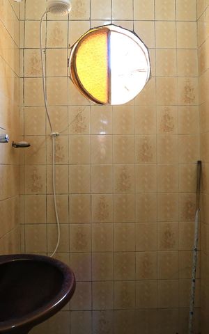 Casa à venda com 360m², 2 quartos e 2 vagas Casa à venda com 360m², 2 quartos e 2 vagasBanheiro