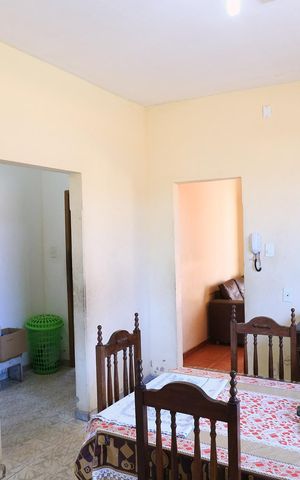 Casa à venda com 360m², 2 quartos e 2 vagas Casa à venda com 360m², 2 quartos e 2 vagasSala de Jantar