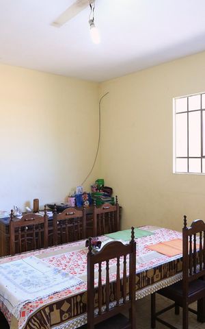 Casa à venda com 360m², 2 quartos e 2 vagas Casa à venda com 360m², 2 quartos e 2 vagasSala de Jantar