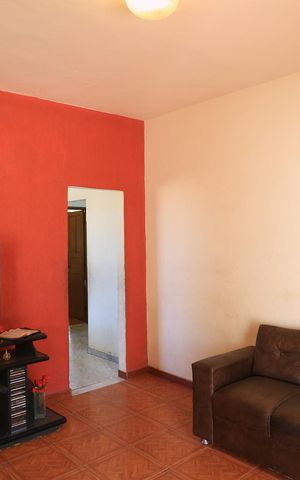 Casa à venda com 360m², 2 quartos e 2 vagas Casa à venda com 360m², 2 quartos e 2 vagasSala
