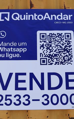 Casa à venda com 360m², 2 quartos e 2 vagas Casa à venda com 360m², 2 quartos e 2 vagasPlaquinha