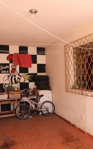Casa à venda com 360m², 2 quartos e 2 vagas Casa à venda com 360m², 2 quartos e 2 vagasGaragem