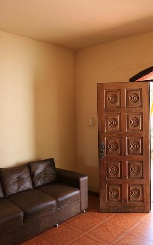 Casa à venda com 360m², 2 quartos e 2 vagas Casa à venda com 360m², 2 quartos e 2 vagasSala